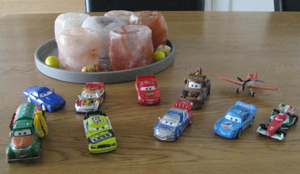 9 Cars auto´s +1 Cars vliegtuig, Kinderen en Baby's, Speelgoed | Speelgoedvoertuigen, Ophalen of Verzenden, Gebruikt