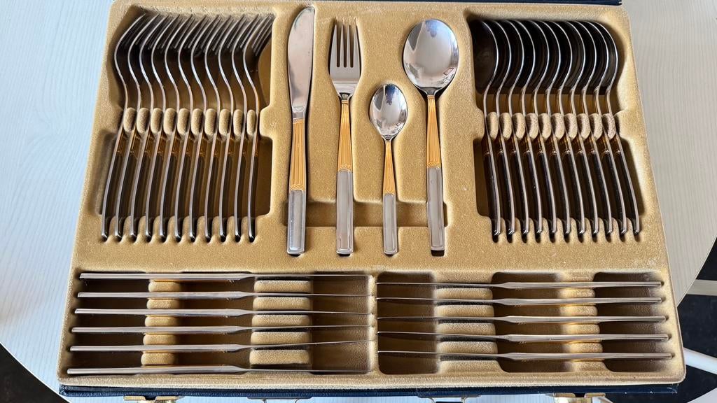 12 delig bestek, veeguld 23/24 karaat Amefa, Ophalen of Verzenden, Nieuw, Overige materialen