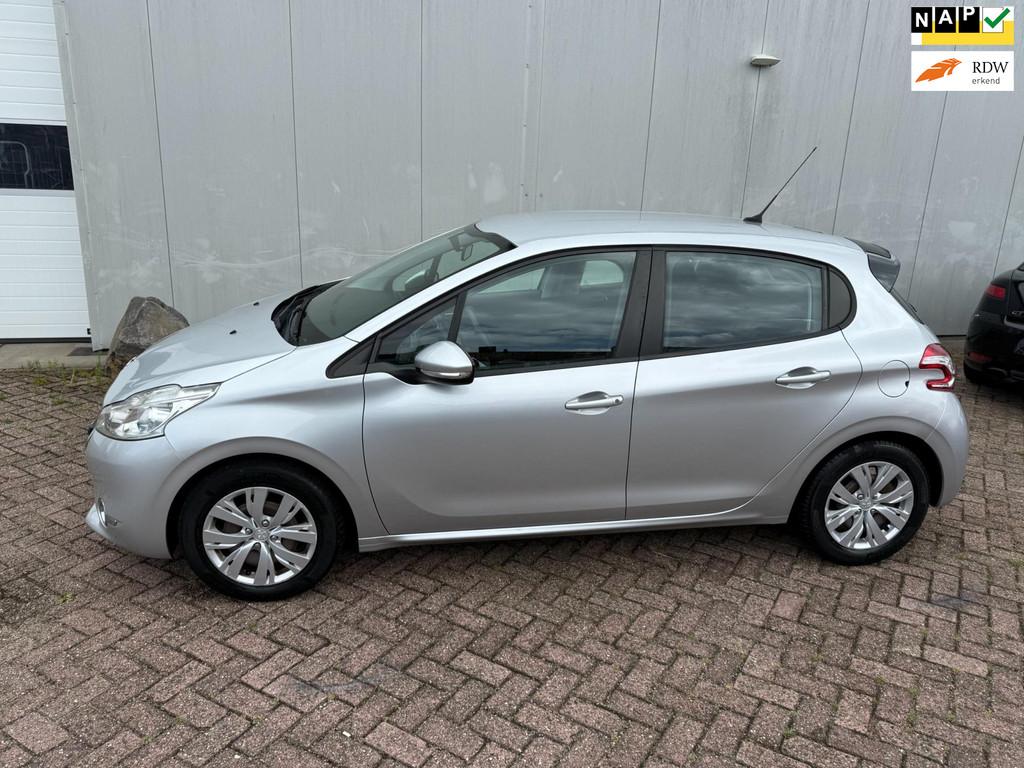 Peugeot 208 1.2 VTi Blue Lease, Voorwielaandrijving, Euro 5, Gebruikt, 31 €/maand