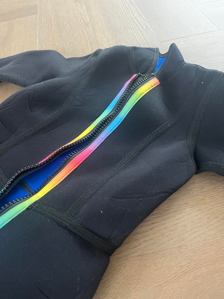 Wetsuit voor dames, 160-165 cm, met regenboogrits, Watersport en Boten, Ophalen of Verzenden, Zo goed als nieuw, Dame, Wetsuit