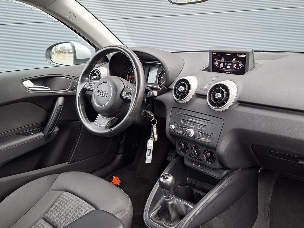 Audi A1 1.2 TFSI Connect | Navi | Airco | Cruise, Voorwielaandrijving, Euro 5, Zwart, 4 cilinders