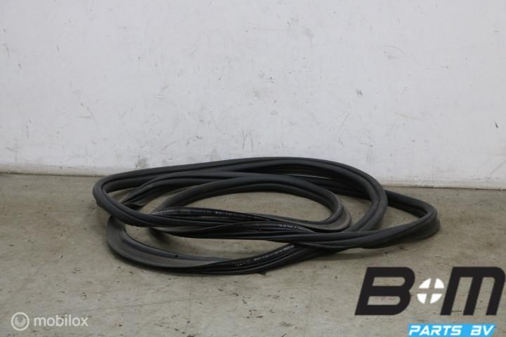 Achterklep rubber VW ID5 Pro 11E827705B, Gebruikt