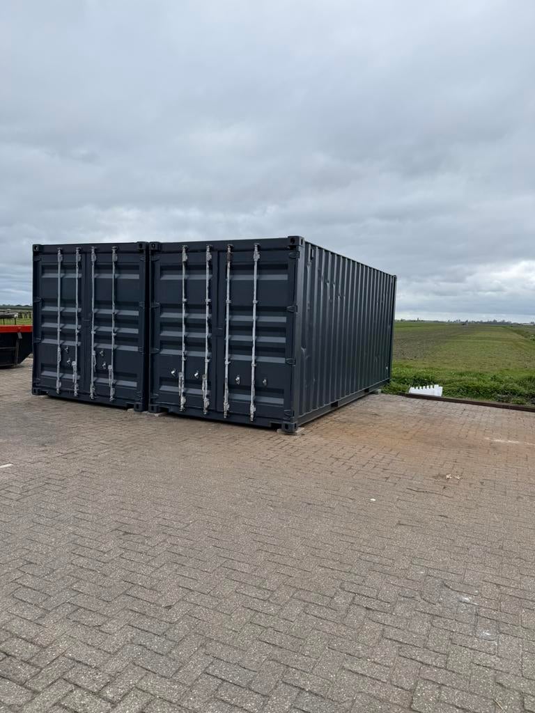 Opslagruimte Waddinxveen afgesloten en beveiligd terrein