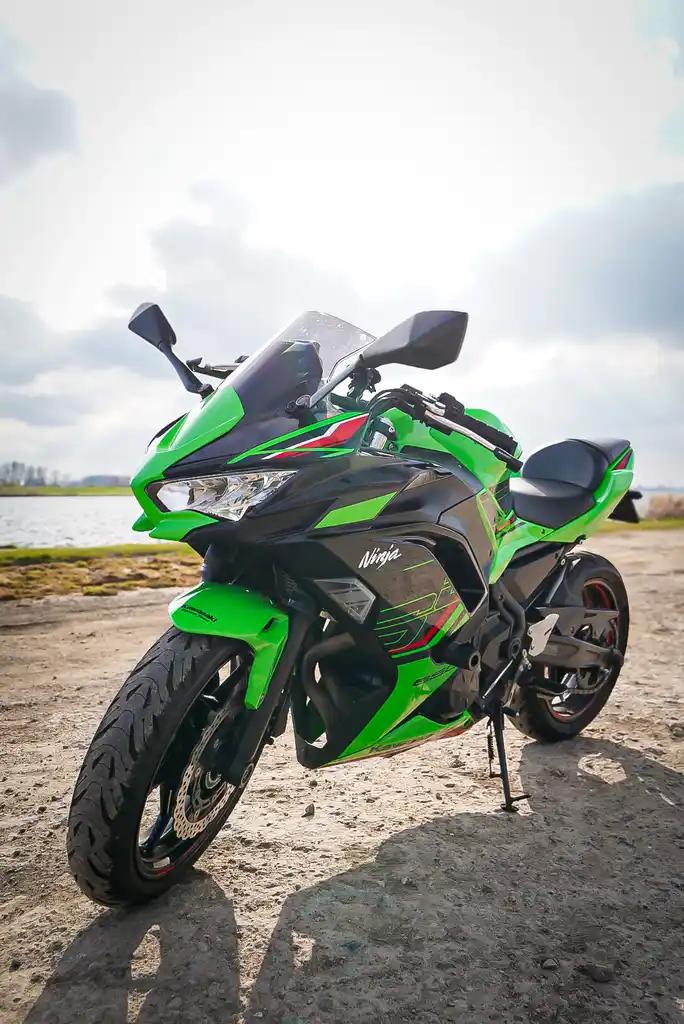 2024 Kawasaki Ninja 650 KRT edition - 35KW
