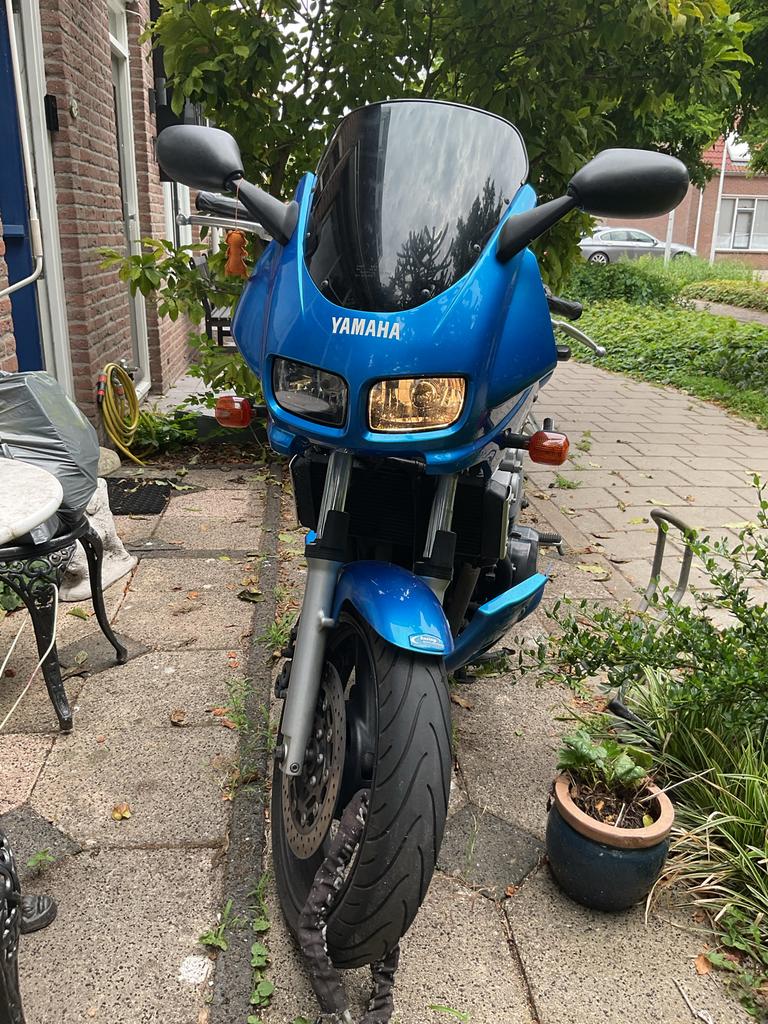 Yamaha Fazer 600 uit 2001