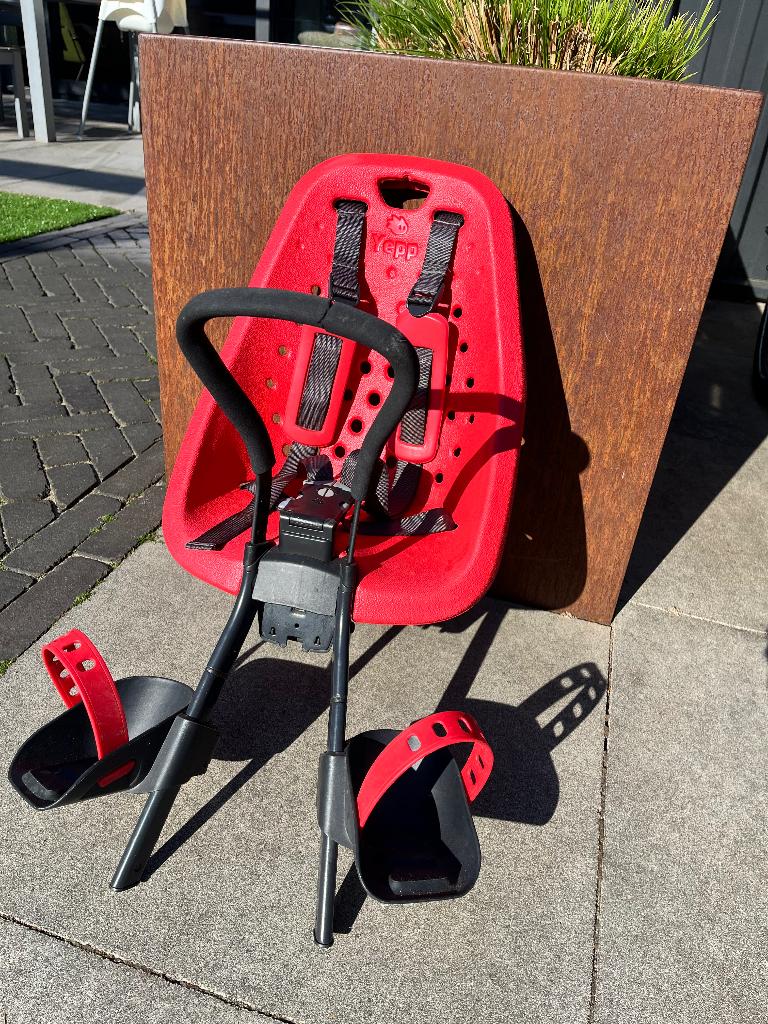 Yepp Mini Red, Fietsen en Brommers, Fietsaccessoires | Fietsstoeltjes, Ophalen, Voetsteuntjes, Yepp, 0 t/m 18 kg