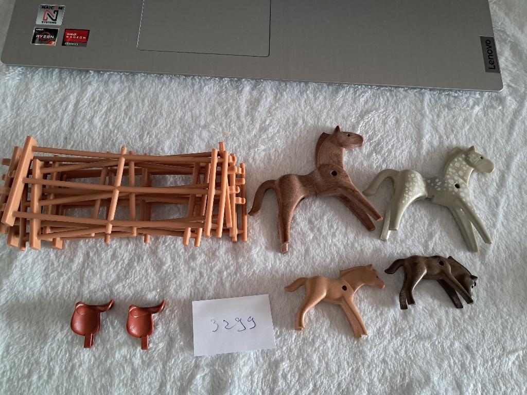 PLaymobil 3299 4 Paarden met hekwerk, Ophalen of Verzenden, Gebruikt, Complete set