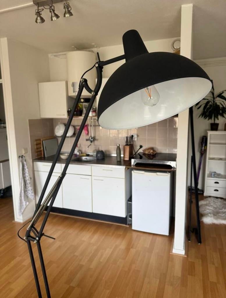 Robuuste industriele vloerlamp, Ophalen, Zo goed als nieuw, Metaal, 150 tot 200 cm