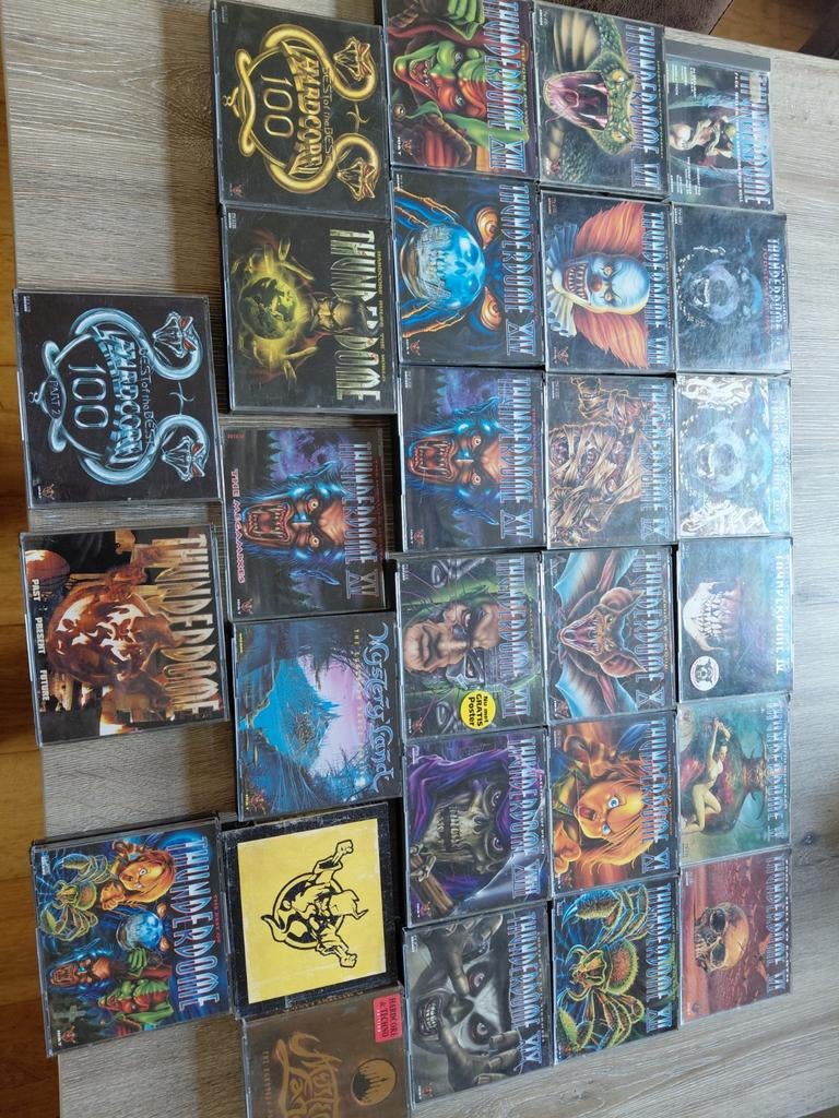 Thunderdome albums in koop, Cd's en Dvd's, Cd's | Dance en House, Ophalen, Zo goed als nieuw