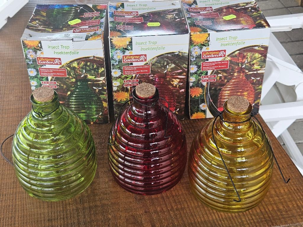 8 wespen vangers., Overige soorten