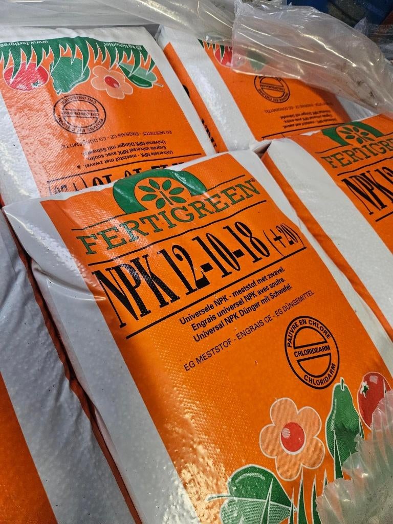 veevoederzout,kmest,kalk,havens en graszaad, Ophalen, Kunstmest