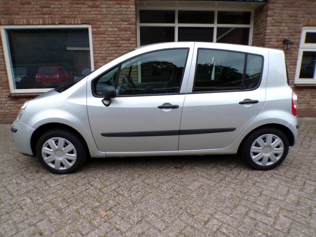 Renault Modus 1.2-16V Authentique Airco, Voorwielaandrijving, Stof, Gebruikt, Zwart