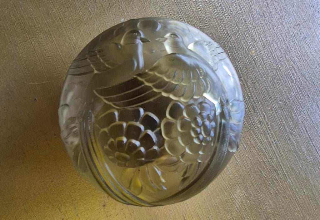 Art deco frosted glass doosje, Tchécoslovaquie., Ophalen of Verzenden