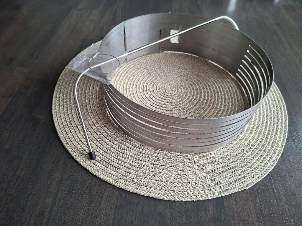 Set mooie Zenker taartsnijder verstelbaar en Ikea taartzaag, Ophalen of Verzenden, Zo goed als nieuw, Taarten, Overige typen