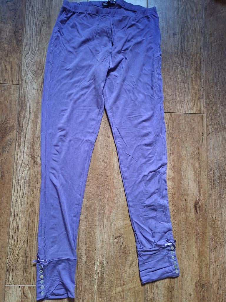 Paarse legging met knoopjes en strikjes S/M, Legging, Maat 36/38 (S), Paars, Ophalen of Verzenden