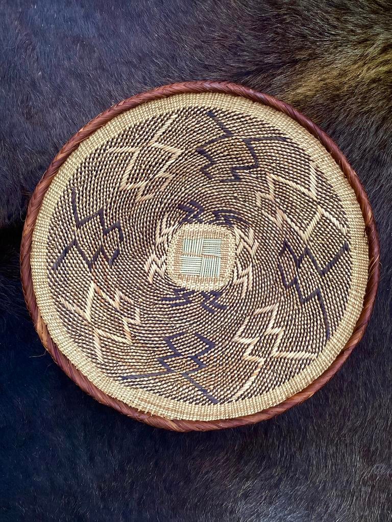 Prachtige unieke originele Tonga mand ong 40cm handgemaakt, Huis en Inrichting, Woonaccessoires | Schalen en Manden, Overige materialen