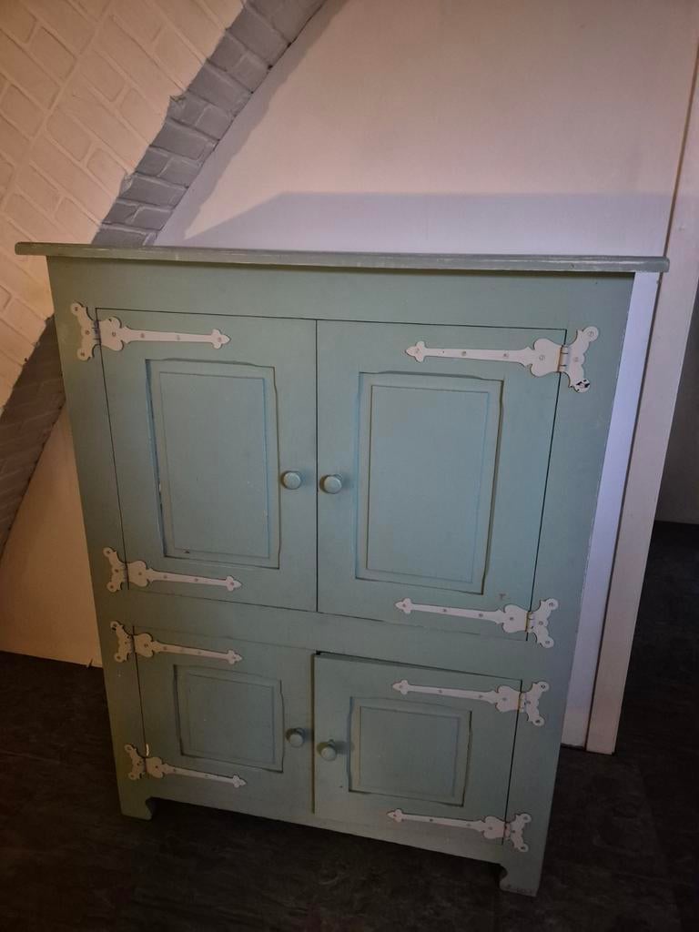 Gratis kast, opknapper maar wel leuk, Huis en Inrichting, Kasten | Overige, Ophalen, Gebruikt