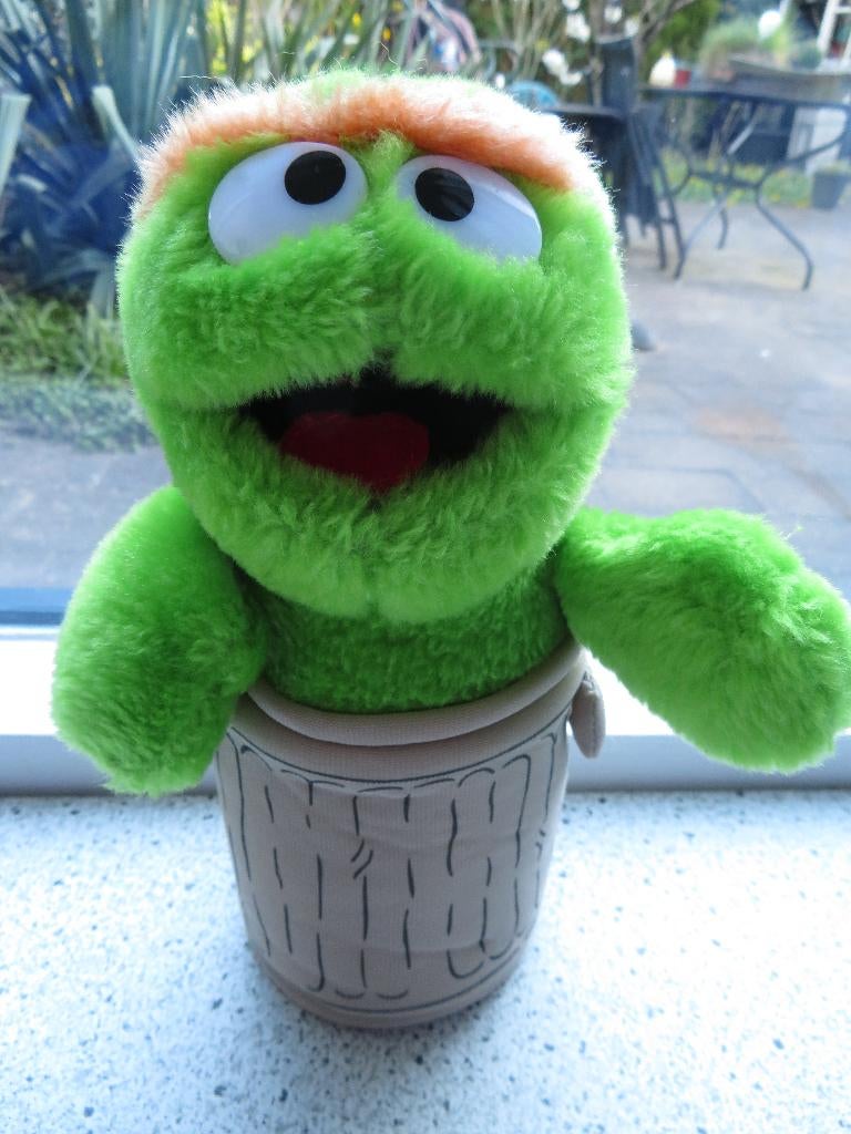 Sesamstraat Oscar in vuilnisbak van United Labels, Groen, Overige typen, Ophalen of Verzenden, Middelgroot (20 tot 80 cm)