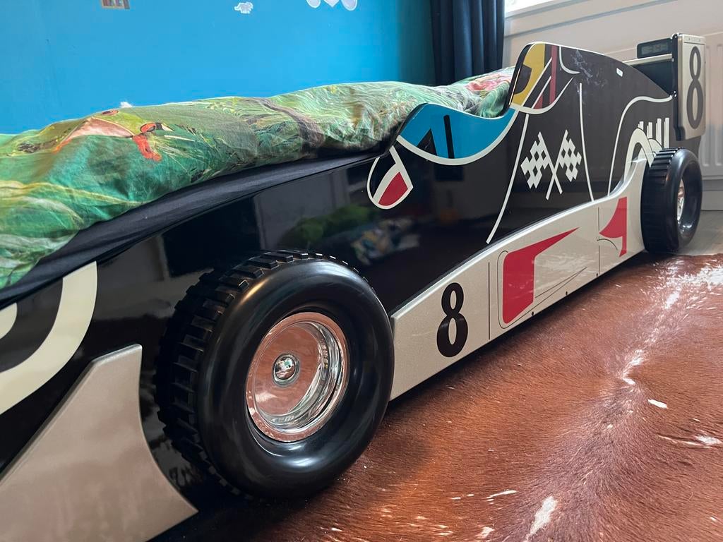 Stoer raceauto bed - klaar voor de start!, Ophalen, 85 tot 100 cm, Gebruikt, Matras