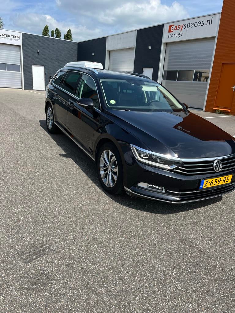 Volkswagen Passat 2.0 TDI 110KW Variant DSG 2015 Zwart, Auto's, Volkswagen, 1441 kg, 4 cilinders, 2000 kg, Zwart