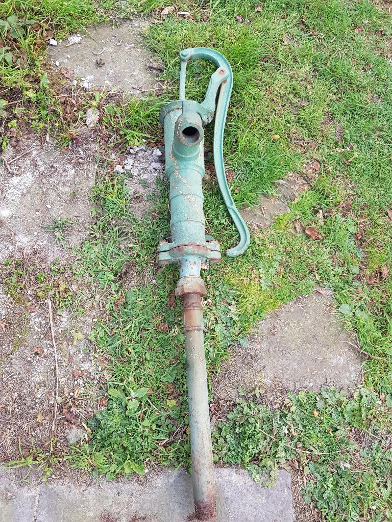 handpomp pomp zwengelpomp groen fontanus gietijzer decoratie, Ophalen