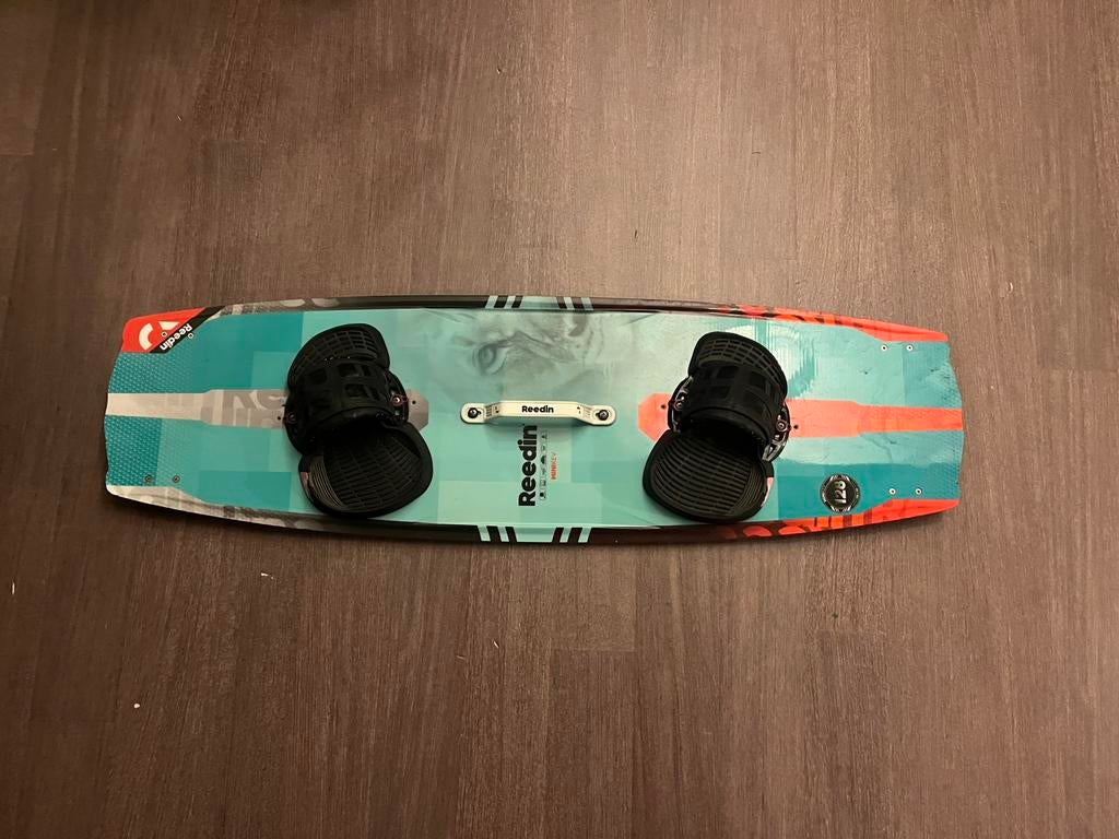 Reedin MiniKev 128 + bindingen + G10 vinnen, Ophalen, Twintip, Binding, Zo goed als nieuw