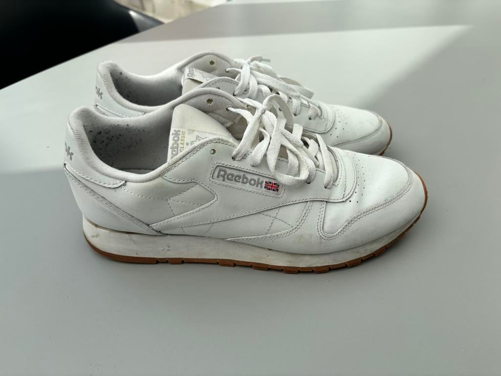 Reebok Classic Wit - Maat 44.5 - Zo goed als nieuw, Kleding | Heren, Schoenen, Ophalen, Zo goed als nieuw, Wit, Sneakers of Gympen
