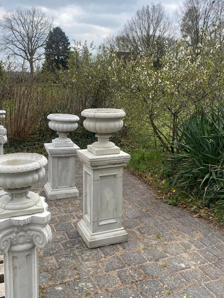 Nog 1 set massief betonnen zuil en bloempot 40x40x130, Ophalen, Nieuw