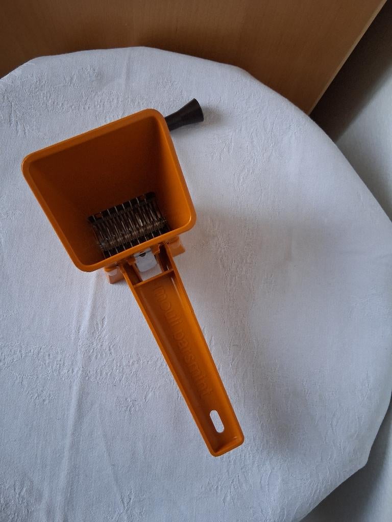Vintage jaren 70 Moulinex kruidenmolen oranje, Ophalen of Verzenden, Zo goed als nieuw
