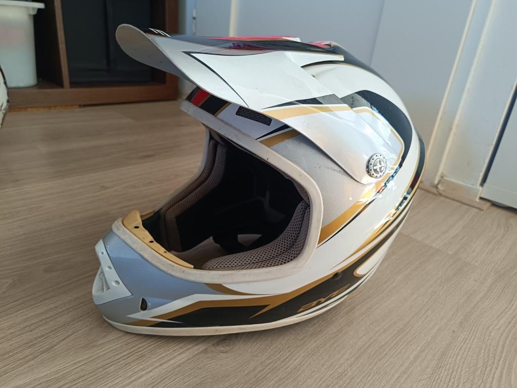 Bye motorcross helm maat L 59-60cm 1300gram, Overige merken, Offroadhelm, Ophalen of Verzenden, L
