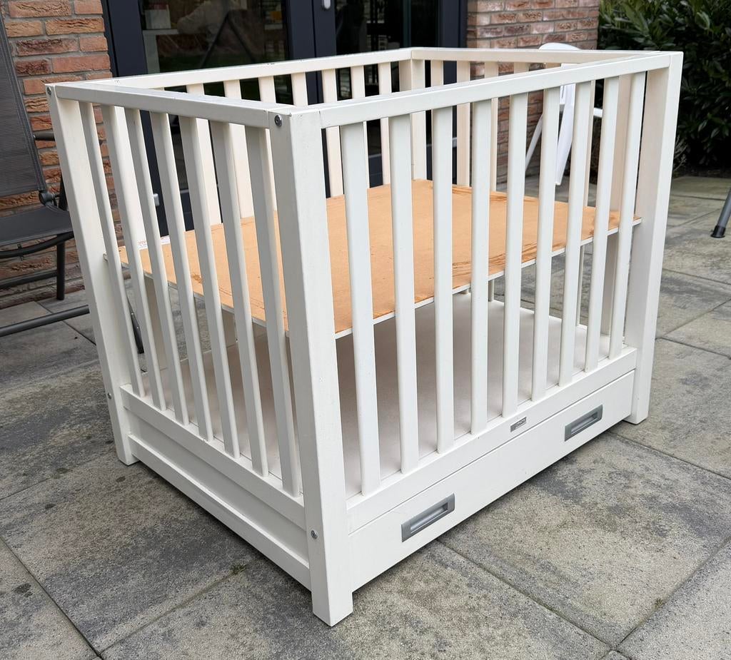 Witte TwF babybox met lade, Ophalen, Zo goed als nieuw, Rechthoekig, In hoogte verstelbaar