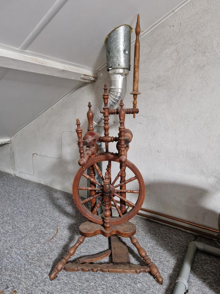 Antiek Spinnewiel - Decoratief en Functioneel, Ophalen, Gebruikt, Spinnewiel