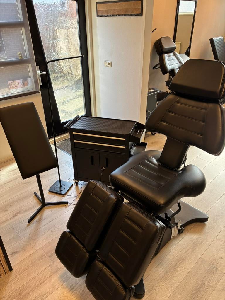 Complete Set Tattoostoel Werkkar Armsteun Lamp, Huis en Inrichting, Stoelen, Zo goed als nieuw, Eén, Leer, Zwart, Ophalen