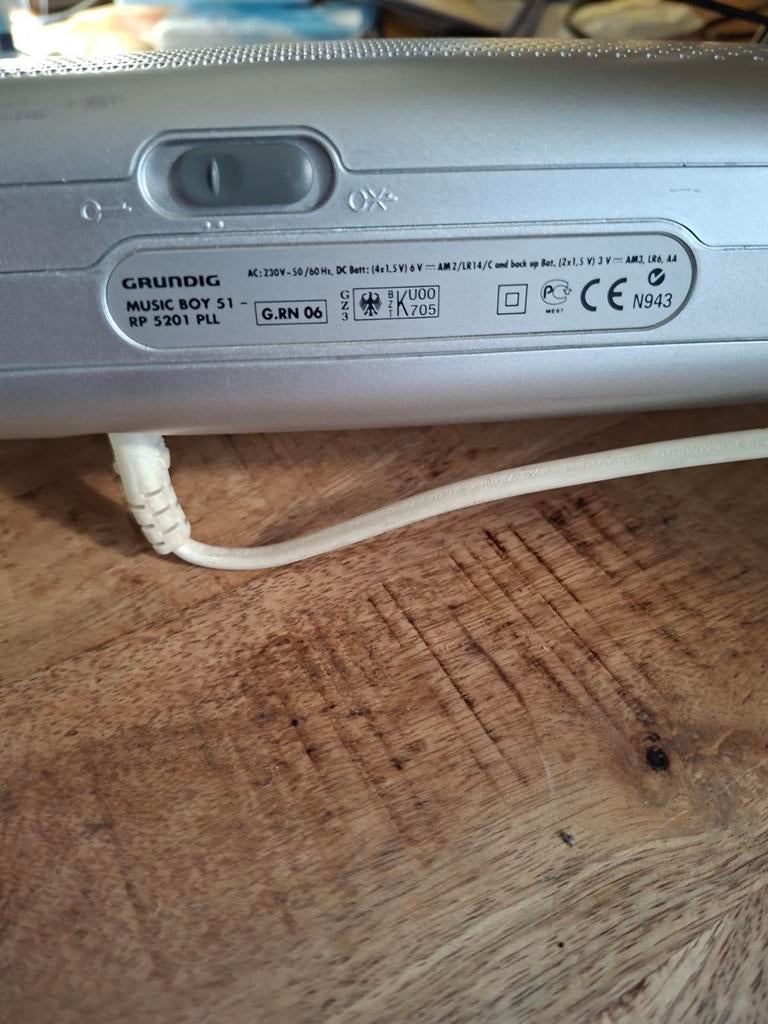 Grundig Music Boy 51 RP 5201 PLL Radio - Zilver, Audio, Tv en Foto, Radio's, Gebruikt, Radio, Ophalen of Verzenden