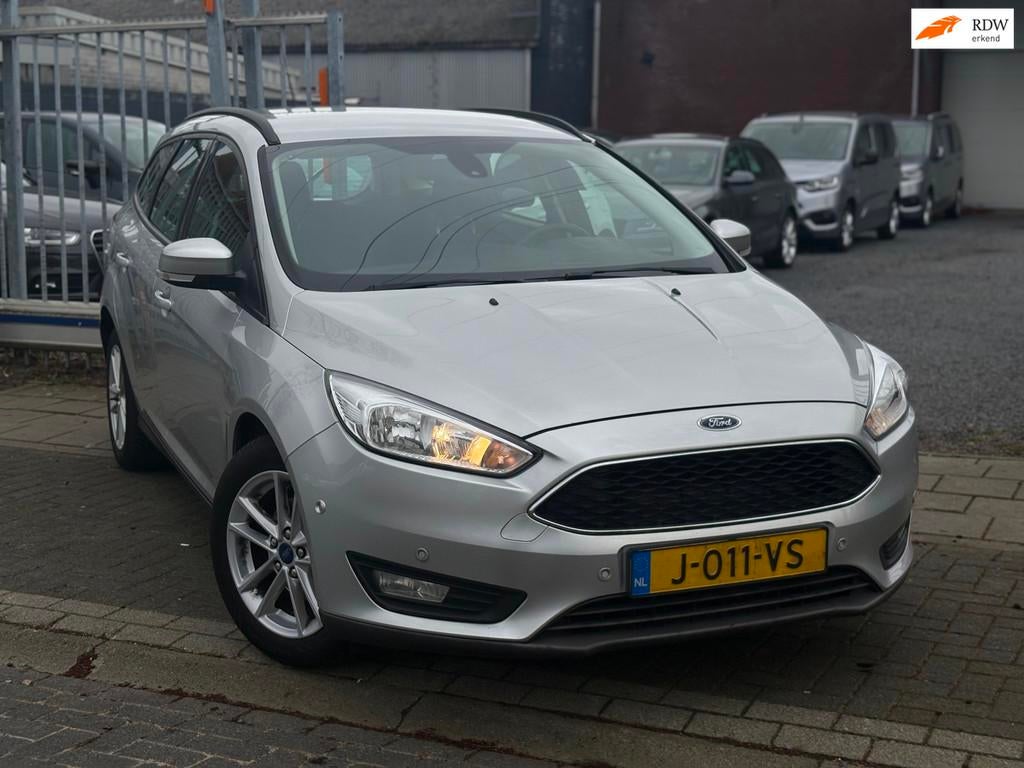 Ford Focus Wagon 1.0 Businnes | NWE D-Riem | Luxe uitvoering, Gebruikt, Handgeschakeld, 1216 kg, 3 cilinders