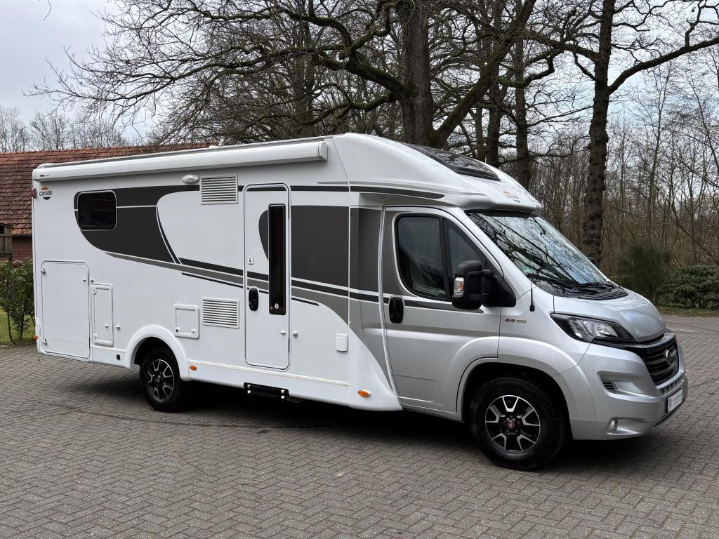 Carado T447 (2022) Luchtvering Levelsysteem Lithium 160pk, Caravans en Kamperen, Campers, Ringverwarming, Fiat, Bedrijf, L-zit