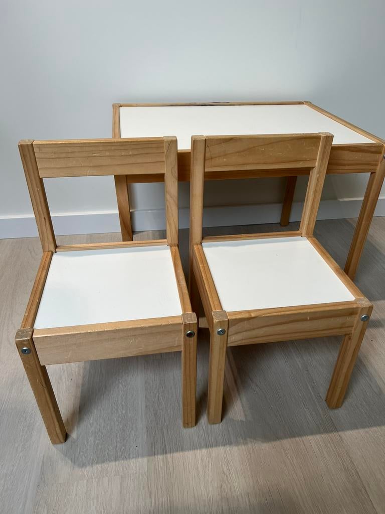 Latt Kindertafeltje met stoelen beuken hout / wit, Ophalen, Gebruikt, Stoel(en)