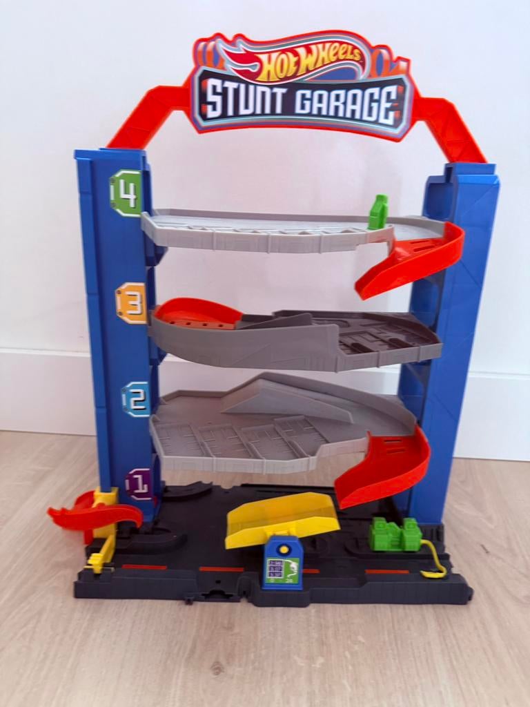 Hot wheels stuntgarage, Kinderen en Baby's, Speelgoed | Racebanen, Ophalen, Zo goed als nieuw, Handmatig, Hot Wheels