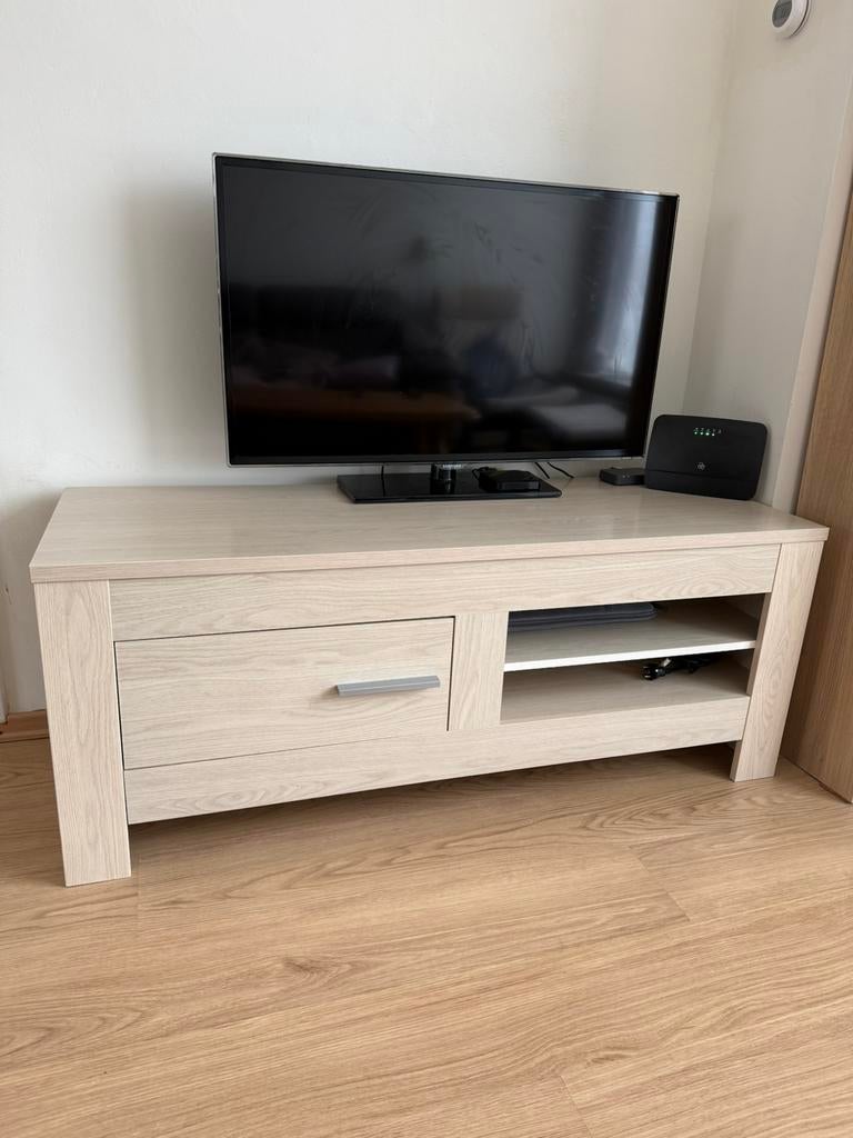 Tv meubel, 100 tot 150 cm, Ophalen of Verzenden, Zo goed als nieuw, Minder dan 100 cm