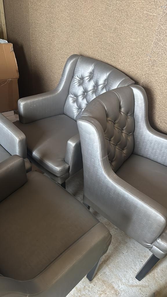 4 stoelen (Eric Kuster Style) opknapper 50,-, Ophalen, Zo goed als nieuw, 75 tot 100 cm