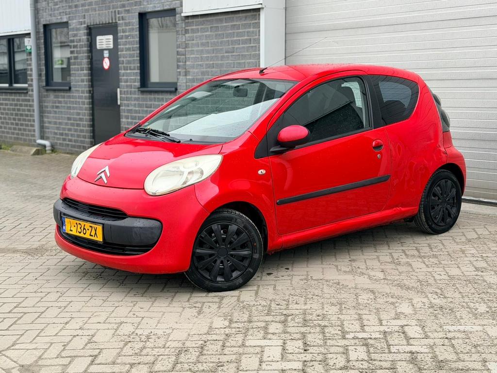 Citroën C1 1.0 3-DRS 2006 Rood Airco, Voorwielaandrijving, Zwart, 765 kg, 4 stoelen