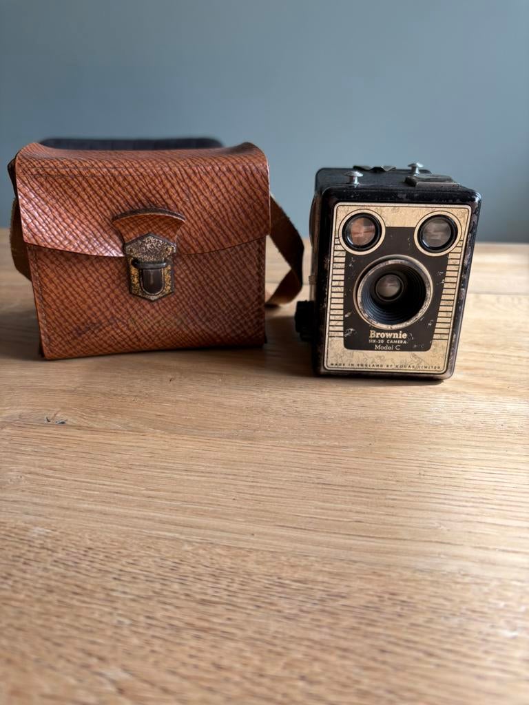 Vintage Camera Kodak Brownie Six-20 Model C, Audio, Tv en Foto, Fotocamera's Analoog, Ophalen of Verzenden, Zo goed als nieuw