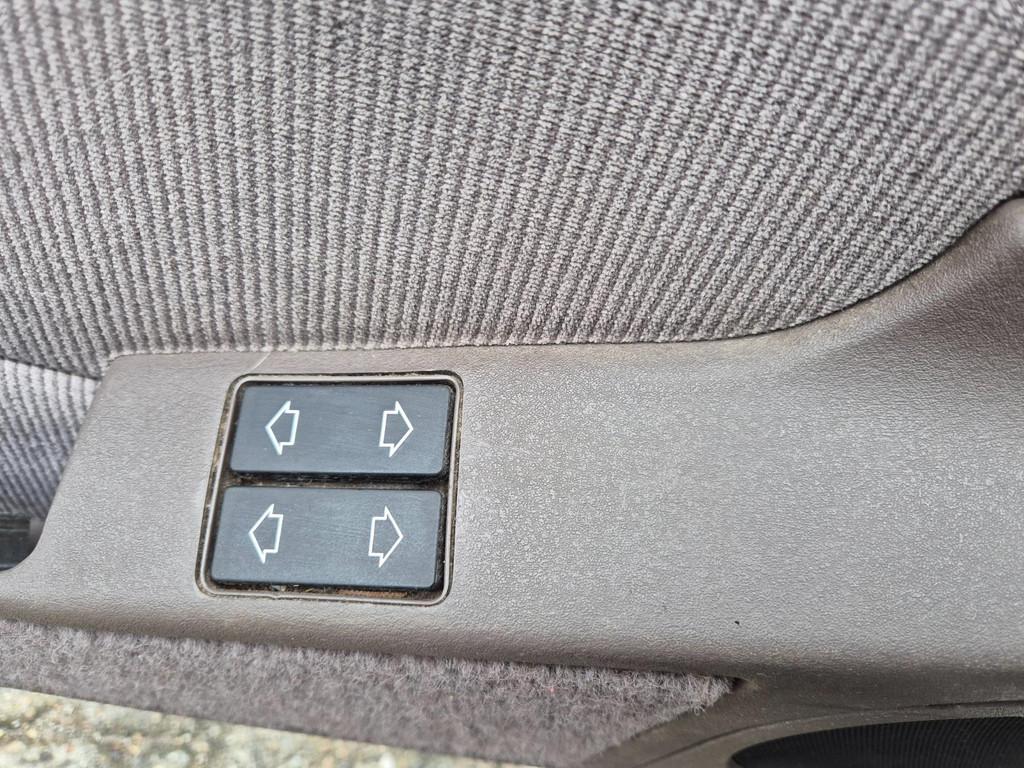 Peugeot 405 1.9 SRI kat. ZELDZAAM BOUWJAAR 1987, Auto's, Voorwielaandrijving, Gebruikt, Beige, 4 cilinders