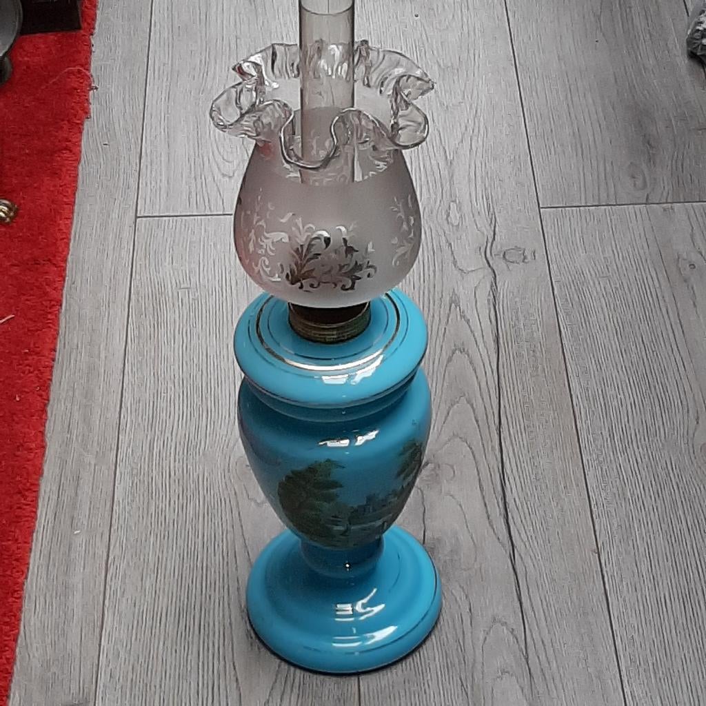 Staande olielamp opaline glas blauw, Ophalen