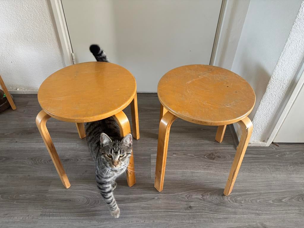 IKEA frosta kruk 2x, Ophalen, Zo goed als nieuw, Hout