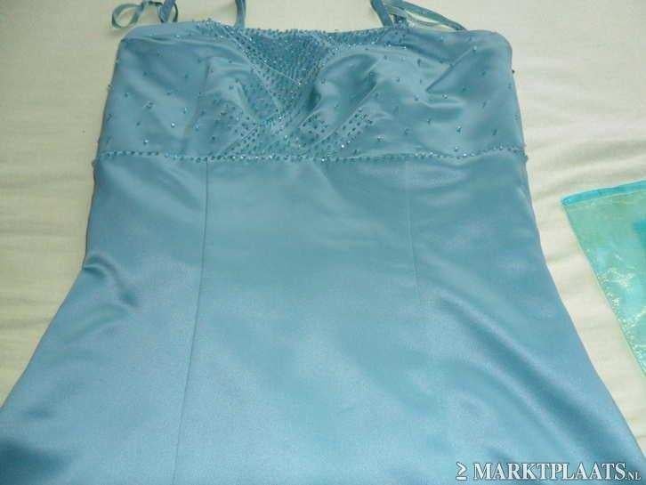 Satijnen avond/galajurk met kralen erop maat XS, Galajurk, Ophalen of Verzenden, Zo goed als nieuw, Maat 34 (XS) of kleiner