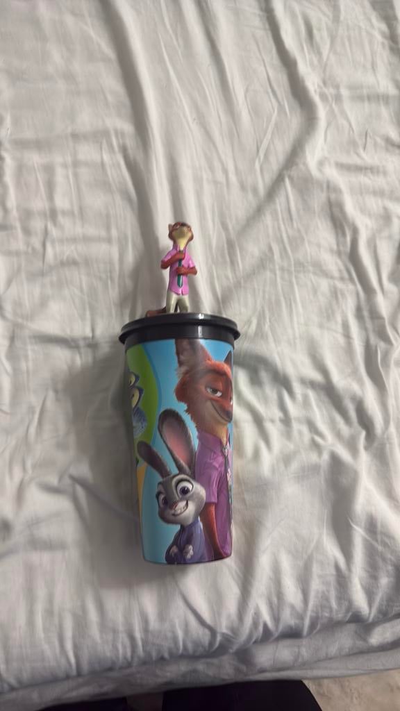 Zootropilis 2 popcorn bak en beker, Ophalen of Verzenden, Overige figuren, Zo goed als nieuw, Beeldje of Figuurtje