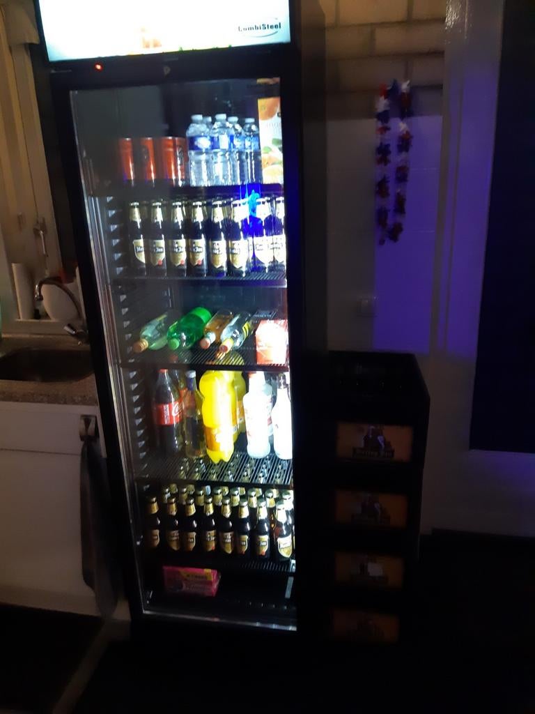 Combisteel drankenkoelkast zwart, Witgoed en Apparatuur, Koelkasten en IJskasten, Ophalen, Zonder vriesvak, 200 liter of meer