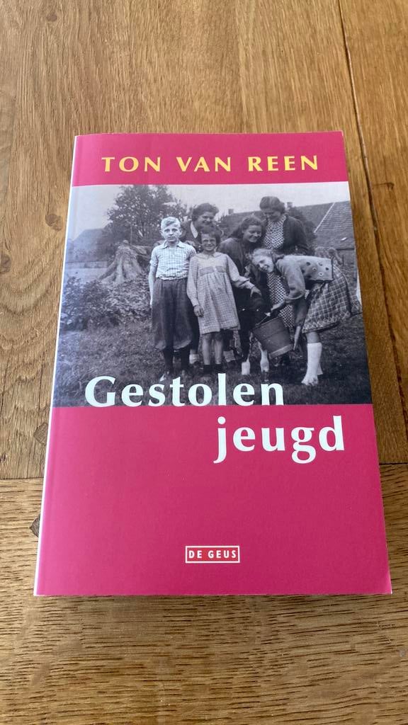 Ton van Reen - Gestolen jeugd, Boeken, Ophalen of Verzenden, Zo goed als nieuw, Ton van Reen