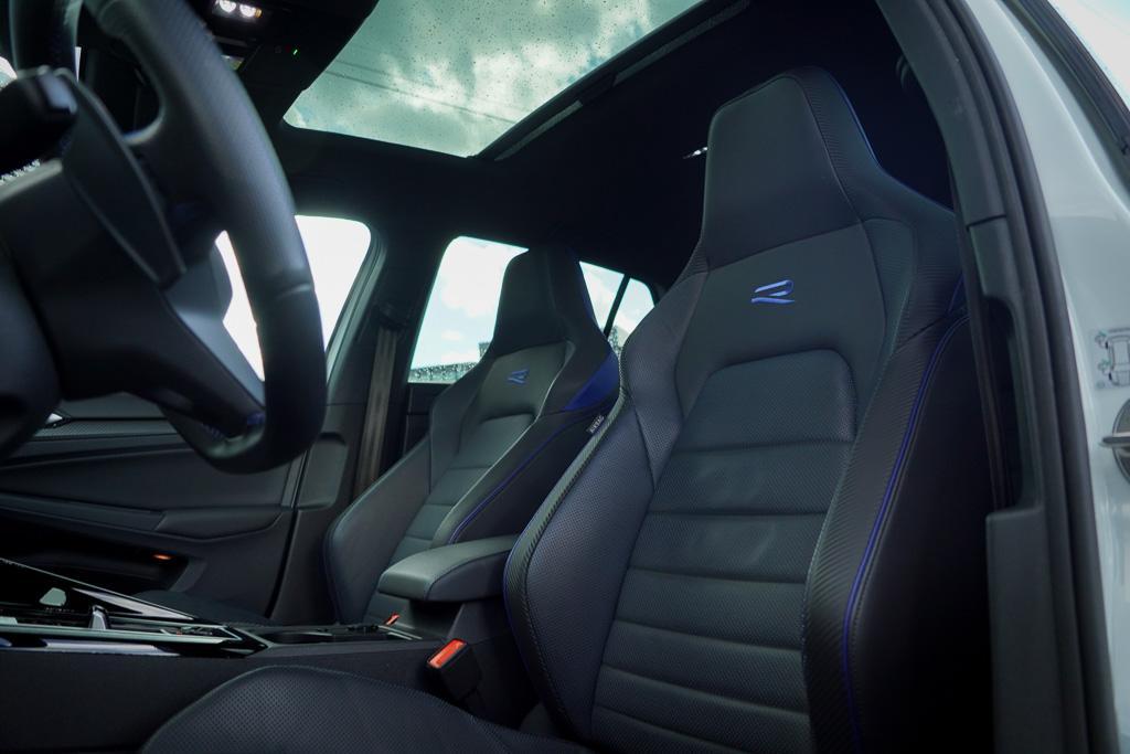 Volkswagen Golf 2.0 TSI R 4Motion / Pano / Akrapovic / DCC /, Auto's, Gebruikt, Euro 6, 4 cilinders, 1984 cc